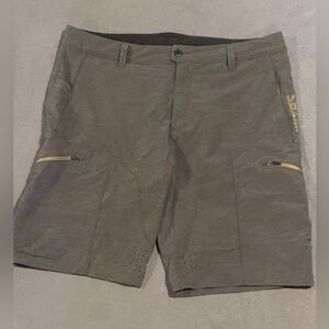 Viktos Kadre shorts‎ mens size 40 EUC gray